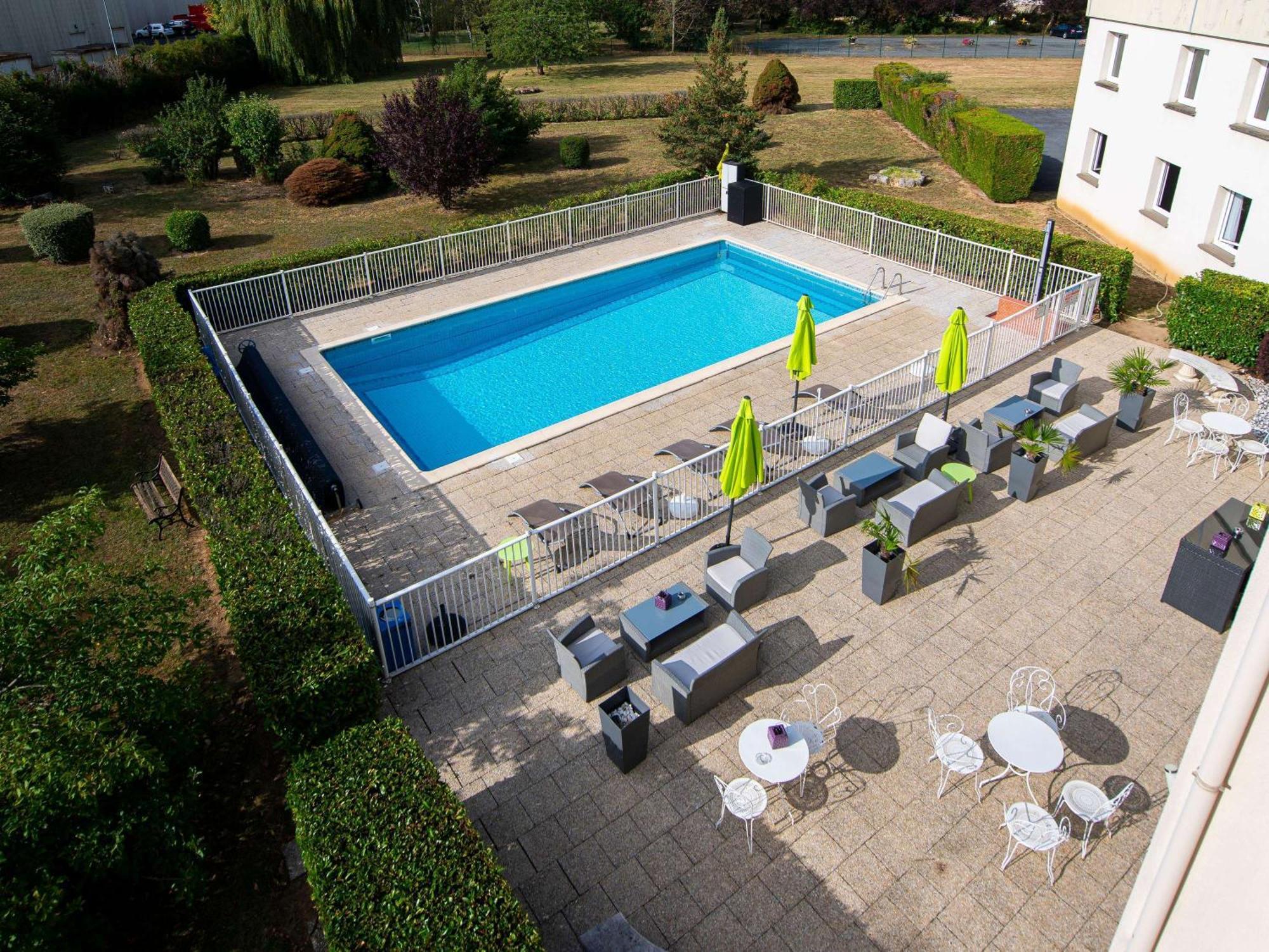 Отель Ibis Styles Жьен Экстерьер фото